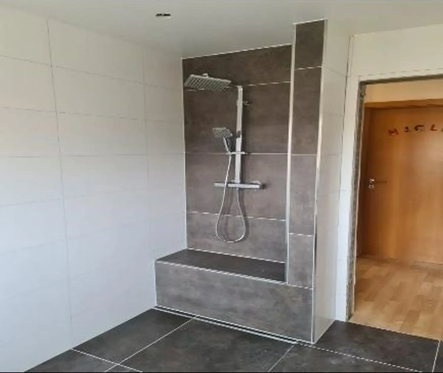 SL Fliesenleger von Samuel da Costa Lemos Baudienstleistung